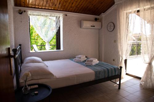 Photo #2 of Rose’s place in Artemis, Greece