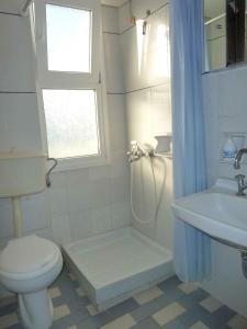 Photo #4 of Paris Beach Hotel in Ireo, Greece