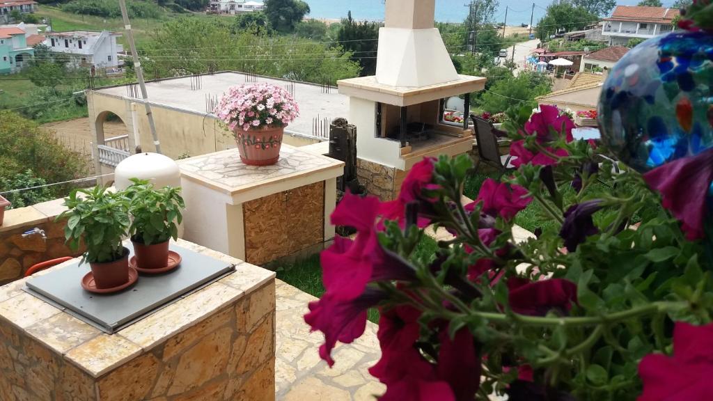 Photo of Gardenos Mamas Reas in Gardenos, Greece
