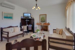 Photo #6 of Triopetra Luxury Villas Fournou Lago in Triopetra, Greece