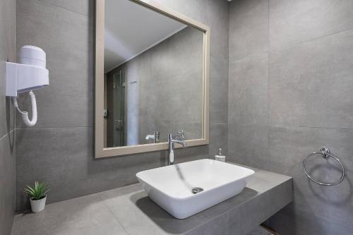 Photo #3 of Alianthos Suites in Chorafakia, Greece