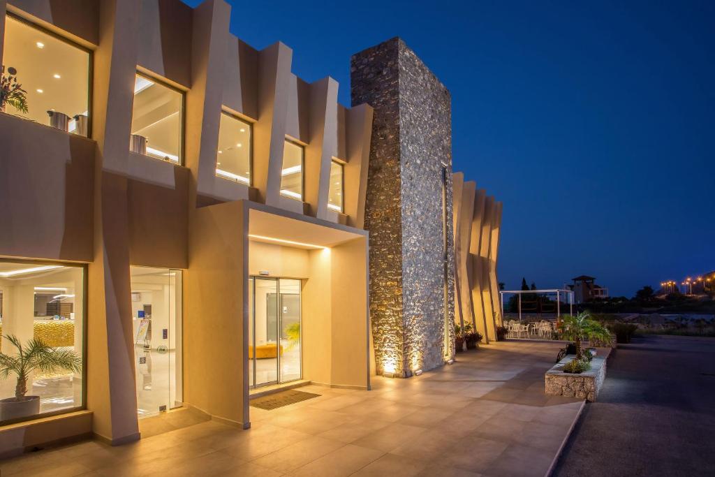 Photo of Lardos Bay Hotel in Lardos, Greece