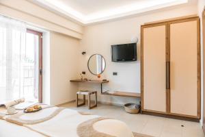 Photo #6 of Villa Di Mare Seaside Suites in Ialisos, Greece