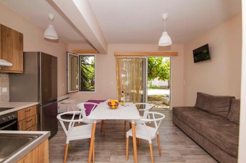 Photo #3 of Nefeli in Vasiliki, Greece