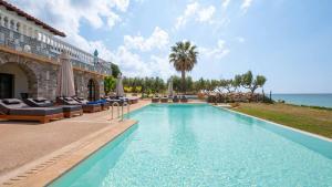 Photo #4 of Pamina Mare in Nea Skioni, Greece