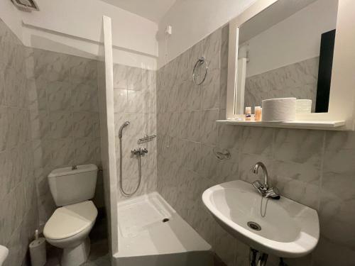 Photo #3 of Apollon Hotel in Methana, Greece