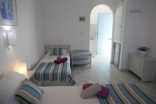 Photo #2 of STAVROS STUDIOS in Piso Livadi, Greece