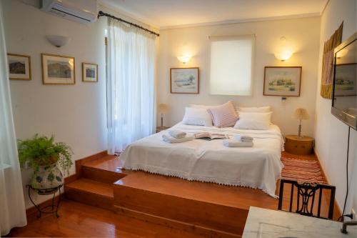 Photo #2 of A Luxury Seafront Villa with amazing ambience and view in Vagia, Greece