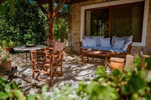 Photo #6 of A Luxury Seafront Villa with amazing ambience and view in Vagia, Greece