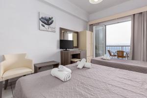 Photo #6 of Oasis Hotel in Perama, Greece