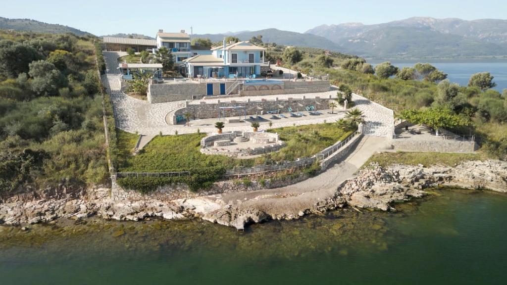 Photo #1 of Iris Villas in Sparto, Greece