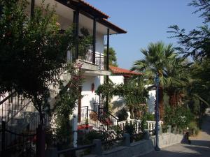 Photo #6 of Studios Rosa in Loutra, Greece