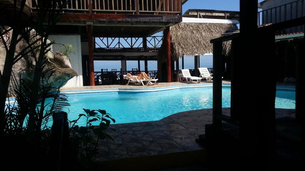 Photo of La Delphina Bed and Breakfast Bar and Grill in Sambo Creek, Honduras