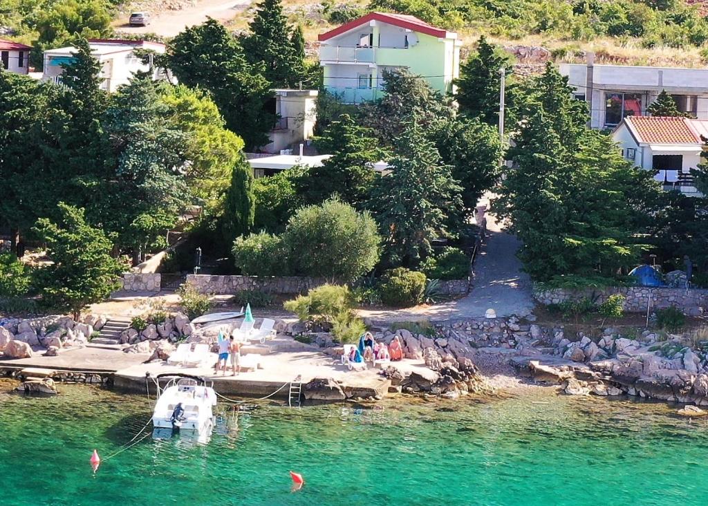 Photo of Apartmani Vila Dadić in Karlobag, Croatia