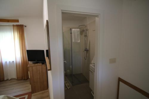 Photo #3 of Oak House in Zadvarje, Croatia