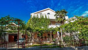 Photo #6 of Apartments Mate in Vinišće, Croatia