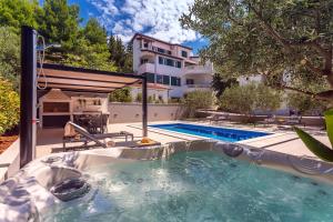 Photo #4 of Villa Topaz in Dugi Rat, Croatia