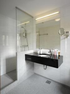 Photo #4 of Private luxury Villa AZZURRO on Solta for up to 10 persons, free parking, very close to beach! FREE Kajak & Mountainbikes, GREAT living area & privacy! in Rogač, Croatia