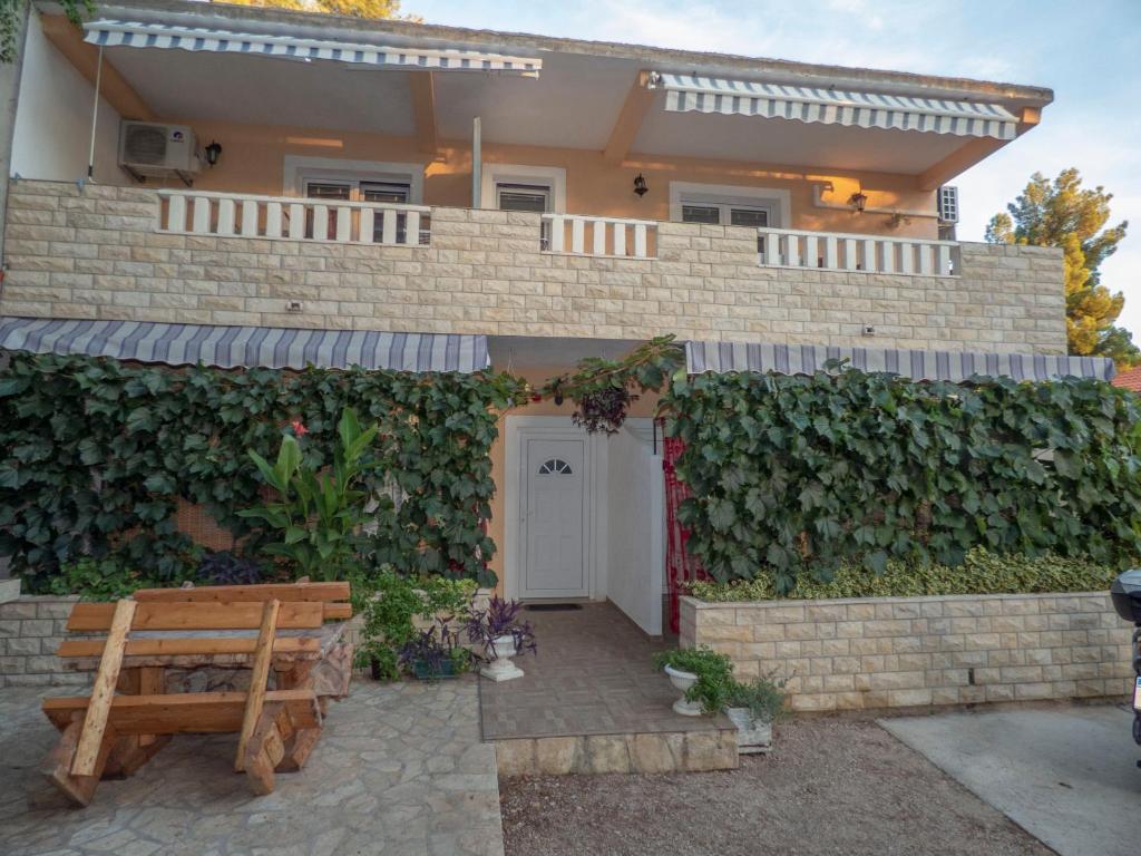 Photo #1 of Apartments Plaža in Ivan Dolac, Croatia