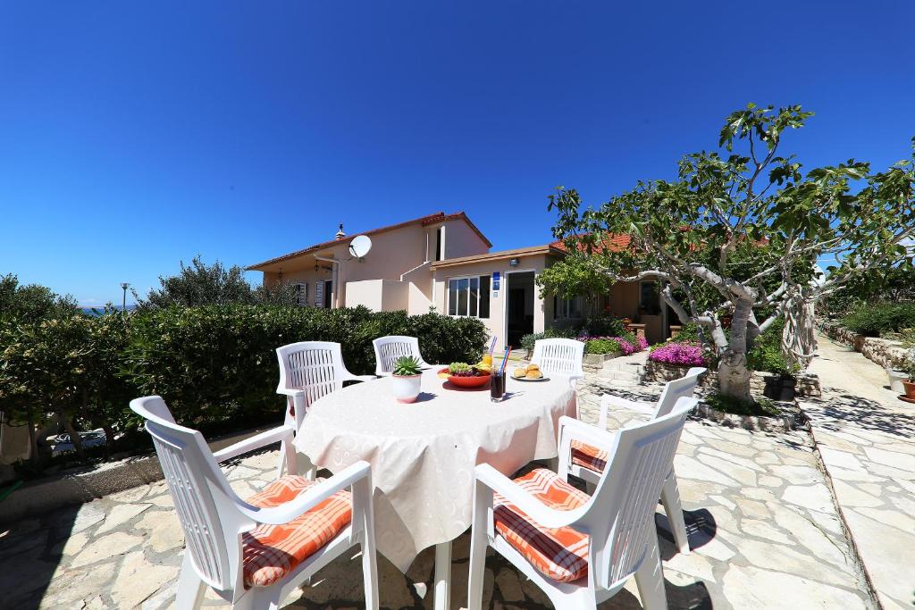Photo #1 of Apartments Anka in Rtina, Croatia