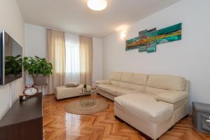 Photo #5 of Apartment Radić-perfect location for summer activities in Okrug Gornji, Croatia