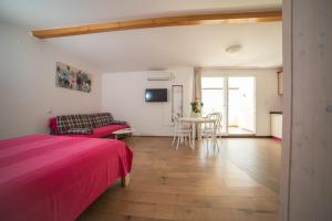 Photo #6 of Villa Carmen Rooms & Apartments in Mlini, Croatia
