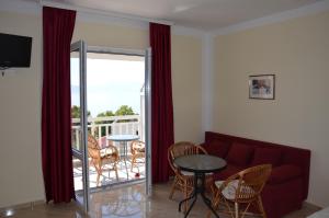 Photo #5 of Apartments Lončar in Gradac, Croatia