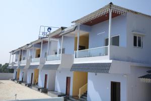 Photo #5 of Blue Waves Beach Resort in Chirala, India