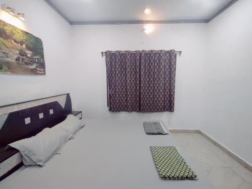 Photo #2 of Hotel seafront in Murud, India