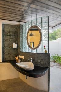 Photo #4 of Xandari Pearl Beach Resort in Mararikulam, India