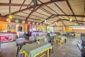 Photo #4 of Roseal Beach Front in Baga, India