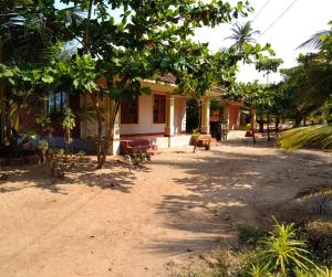Photo #6 of ADITYA BEACH RESORT in Malvan, India
