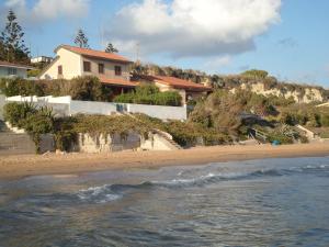 Photo #6 of Villa Eva sul Mare area "A" in Pozzallo, Italy