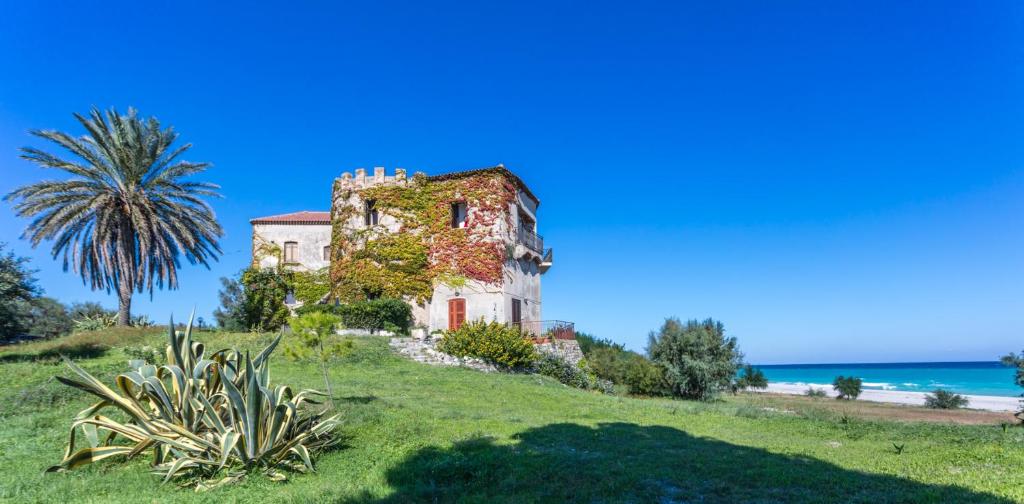 Photo of Torre S.Antonio in Santa Caterina Dello Ionio Marina, Italy