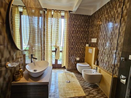 Photo #3 of VILLA LAGO foreground - Pet friendly stay- garden-parking-Lake view- Bike friendly holiday house in Colico, Italy