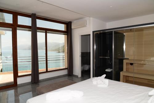 Photo #2 of Blue Bay in Cefalù, Italy