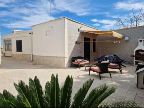 Photo #2 of VILLA TERESA IRIS e Ibisco in Giovinazzo, Italy