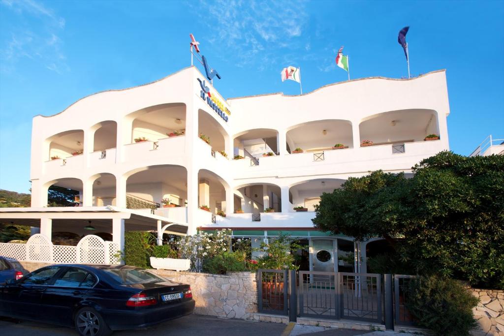 Photo of Hotel Il Vascello in Marina Serra, Italy