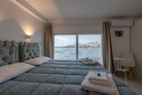 Photo #2 of Eos Sea View Apartments in Siracusa, Italy