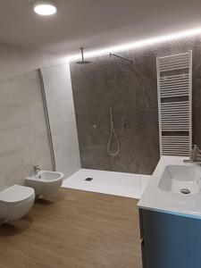 Photo #4 of Studio Zu - Lakeside Apartment in Zù, Italy
