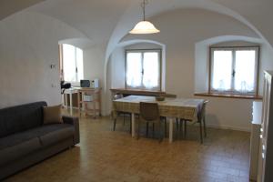 Photo #6 of Studio Zu - Lakeside Apartment in Zù, Italy