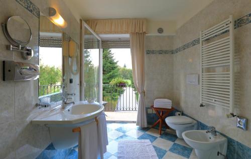 Photo #3 of Hotel Lilla' in Travolt, Italy