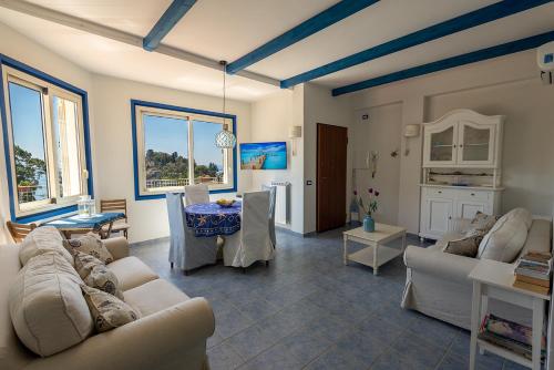 Photo #2 of Taormina Isola Bella Apartment - Taormina Holidays in Mazzarò, Italy