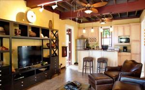 Photo #6 of Hermosa Cove Villa Resort & Suites in Ocho Rios, Jamaica