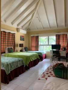 Photo #4 of Family Comfort in Jamaica - Enjoy 7 miles of White Sand Beach! villa in Negril, Jamaica