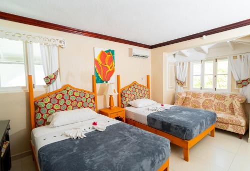 Photo #2 of Sahara dela Mer Inn in Montego Bay, Jamaica