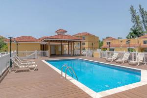 Photo #4 of New 3-bed on Hip Strip, Beach access, Sleeps 8 in Montego Bay, Jamaica
