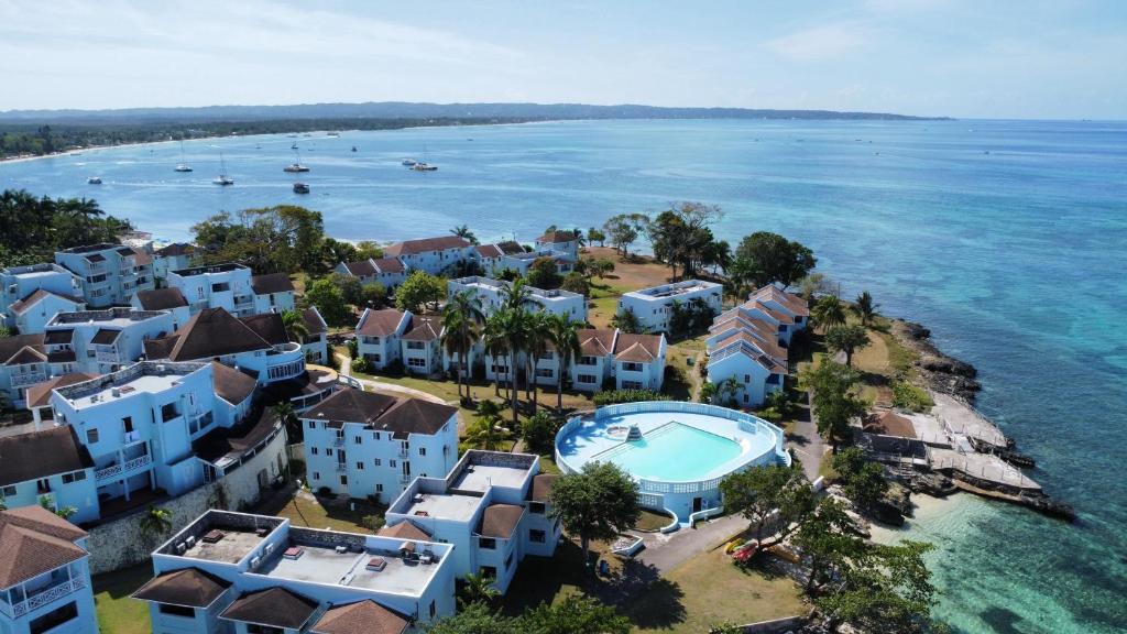 Photo of Negril beachfront oceanview studios 164 & 145 in Orange Bay, Jamaica