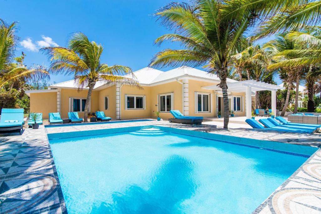 Photo of Sprat Bay Luxury Villa in Half Way Pond, Cayman Islands
