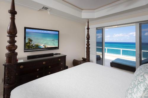 Photo #2 of South Bay Beach Club 35 Penthouse - 3 Bedroom 3 Bathroom Unit in George Town, Cayman Islands